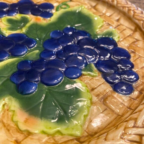 The Vineyard Collection Set of 4 Grape Plates - Vintage Home Decor - Picture 6 of 10